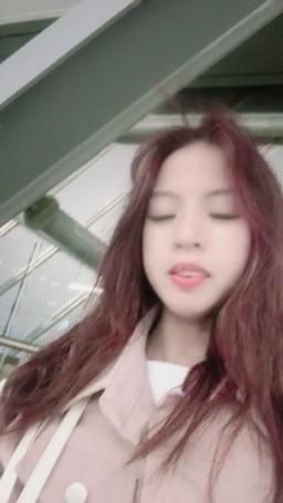 lovemeredith : 剛從夜市買的章魚丸子，咖哩+海苔*起司口味，想不想我餵你吃