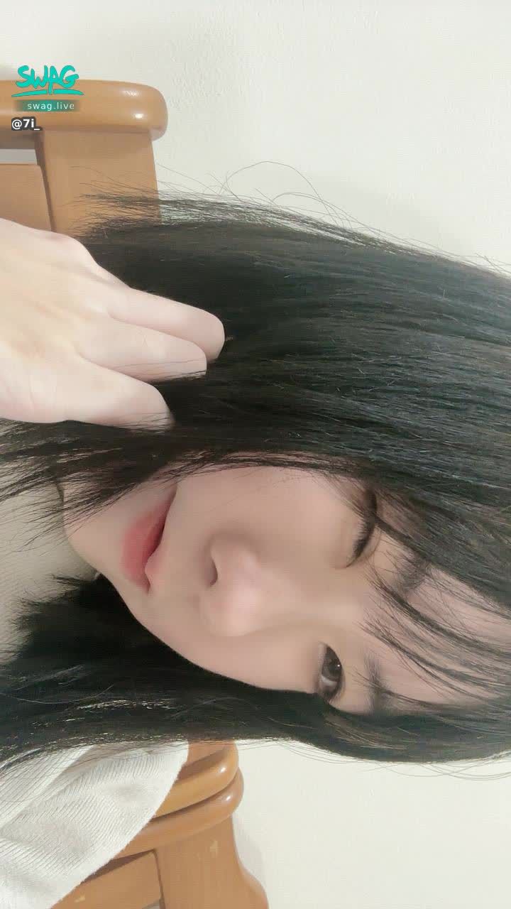 7i_ : 今天人數冷冷清清 閃播一小👉👈
11/07(五)若上播會發動態
六日休息 星期日學校段考
祝我好運 也祝所有寶寶好運❤️
天冷多添衣❄️