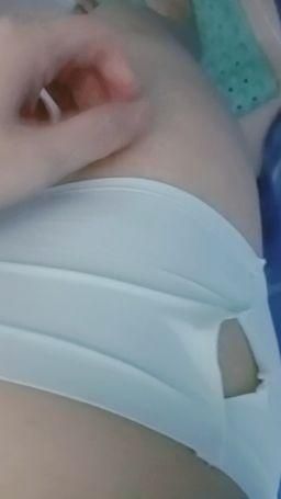 floraof : 又破了內褲 係時候買啲新