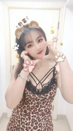 ickyt41 : 豹纹诱惑，祝大家一夜暴富