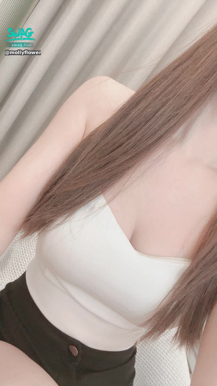 mollyflower : 今天有直播呦~
(很乖)