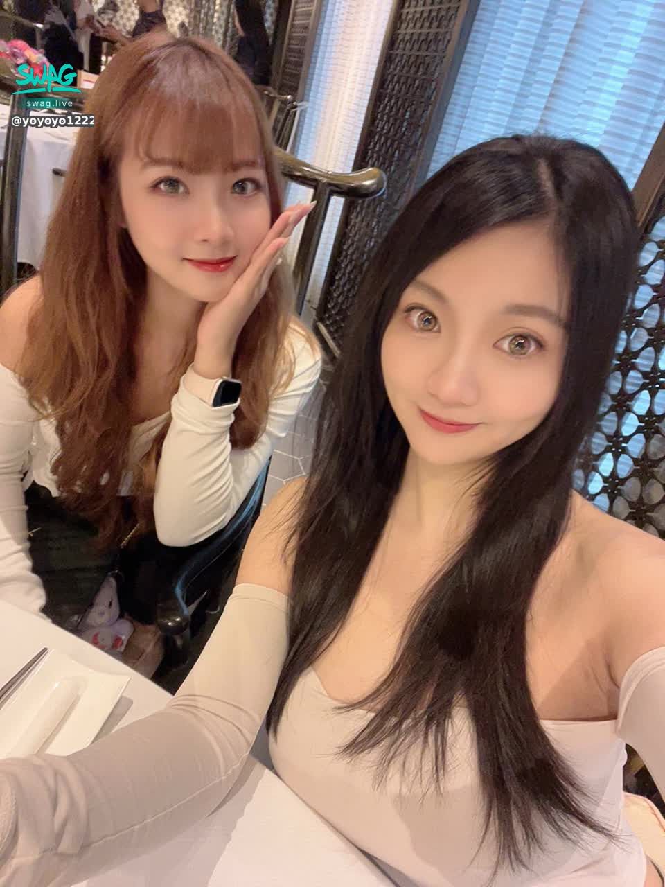 yoyoyo1222 : 🕐 11/9（星期天）下午 1 點
我會開直播陪你們一起聊聊天～
想念你們了，到時候一起來吧 💛✨