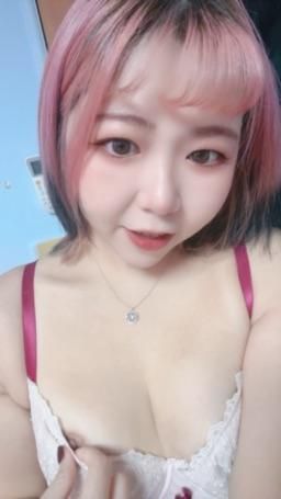 piffydream : 煩煩嫩嫩的奶頭不小心跑出來了呢?