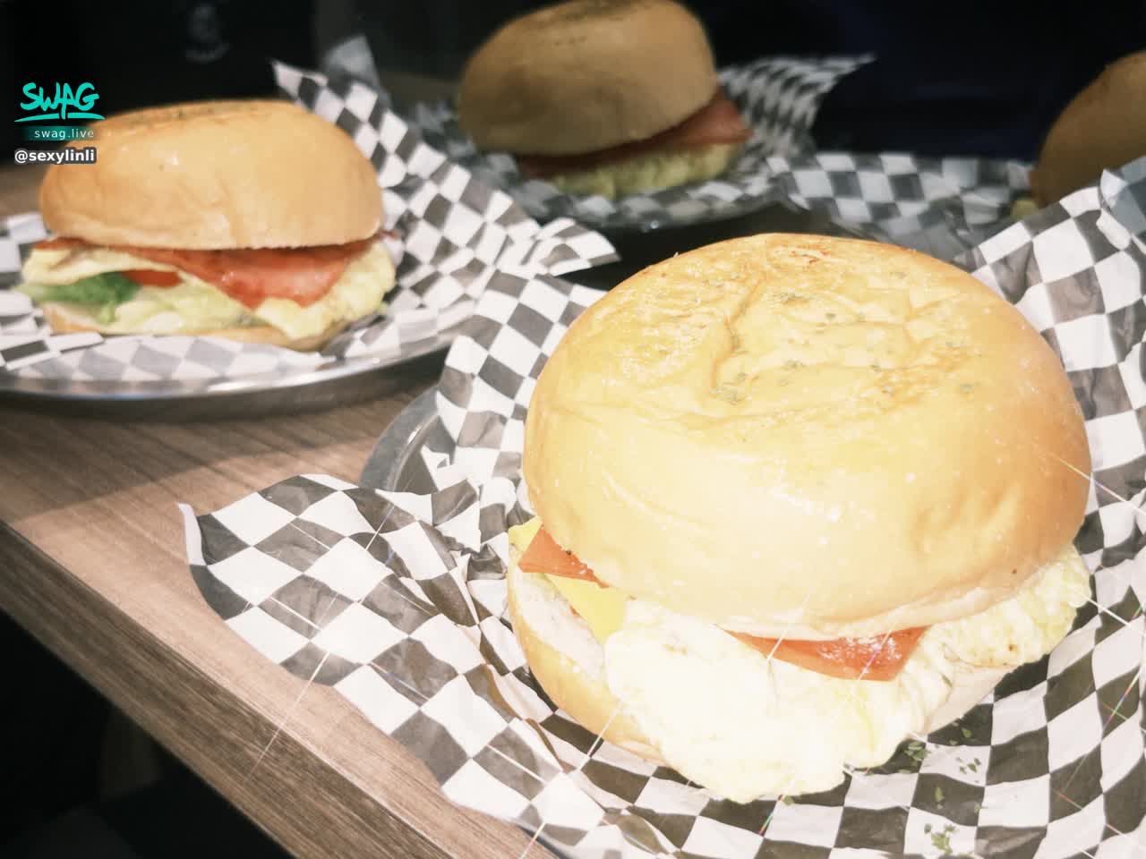 sexylinli : 早安要工作囉💖😛