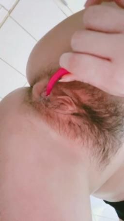 love.dodo_ : 努力拉出玩具⋯水跟著噴了點出來💦🫣🫣