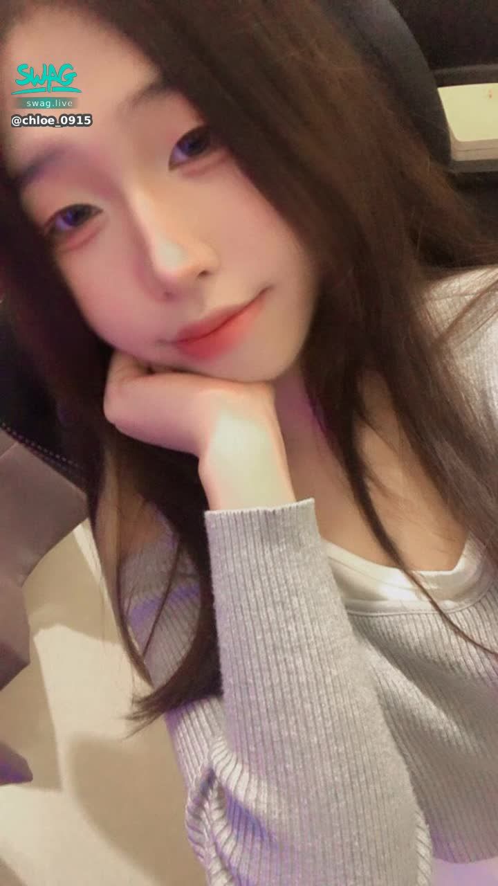 chloe_0915 : 明天有人放假的嗎👀
在家有點悶~想要出門吃美食~好好放鬆
#約會 #sexy #性感 #生活 #日常 #露臉