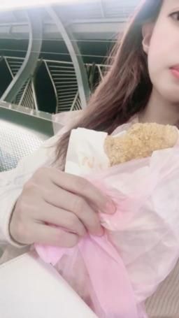 lovemeredith : 忘了今天中吃雞排，晚餐又點雞排，還是比較想吃你的雞，可以交出來嗎？