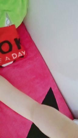 aileenn : 今天在床上複習小米身材😵🫣✨️💋