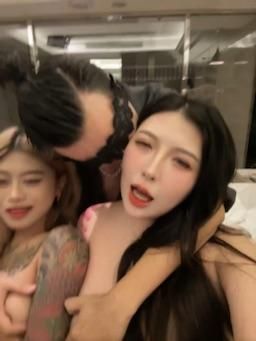 hua_063 : 太貪心了！一次兩個