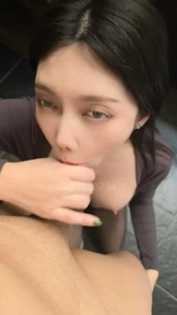 shallybabe : 第一視角幫老闆吃吃🤭
#無套#絲襪#巨乳#口交#第一視角#露臉#露點