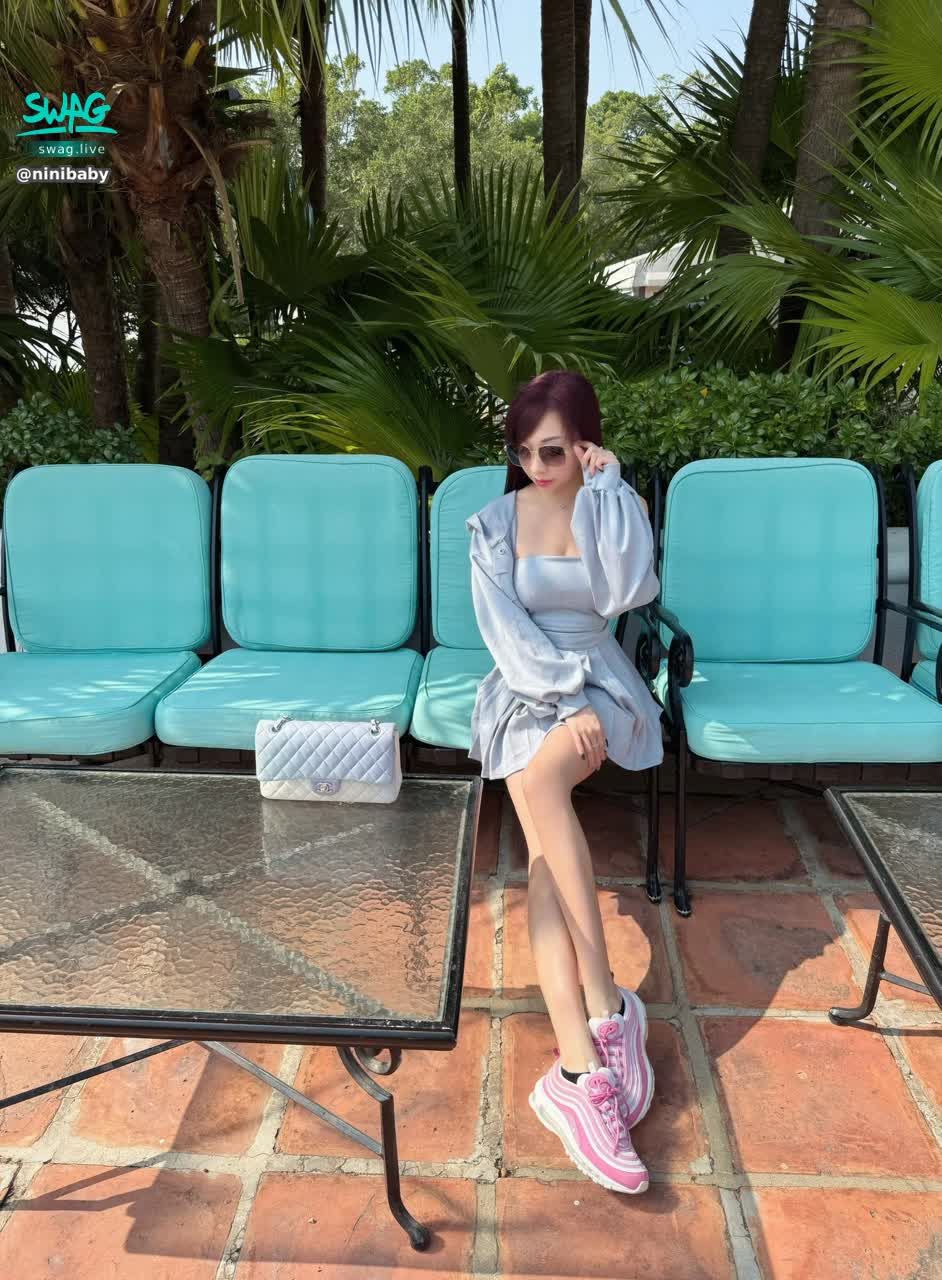 ninibaby : 💕💕今日福利大放送💕💕

回覆妮妮一句👉🏻「我要領片片」
立馬隨機發送2系列隱藏版影片😈

☀️影片包含：露臉實戰、女女慰慰、高潮噴水、口爆吞精、顏射、足交爆射、今晚準備讓你看好看滿滿💋

☀️一個人最多可以回覆三句🙈領六個系列唷😈