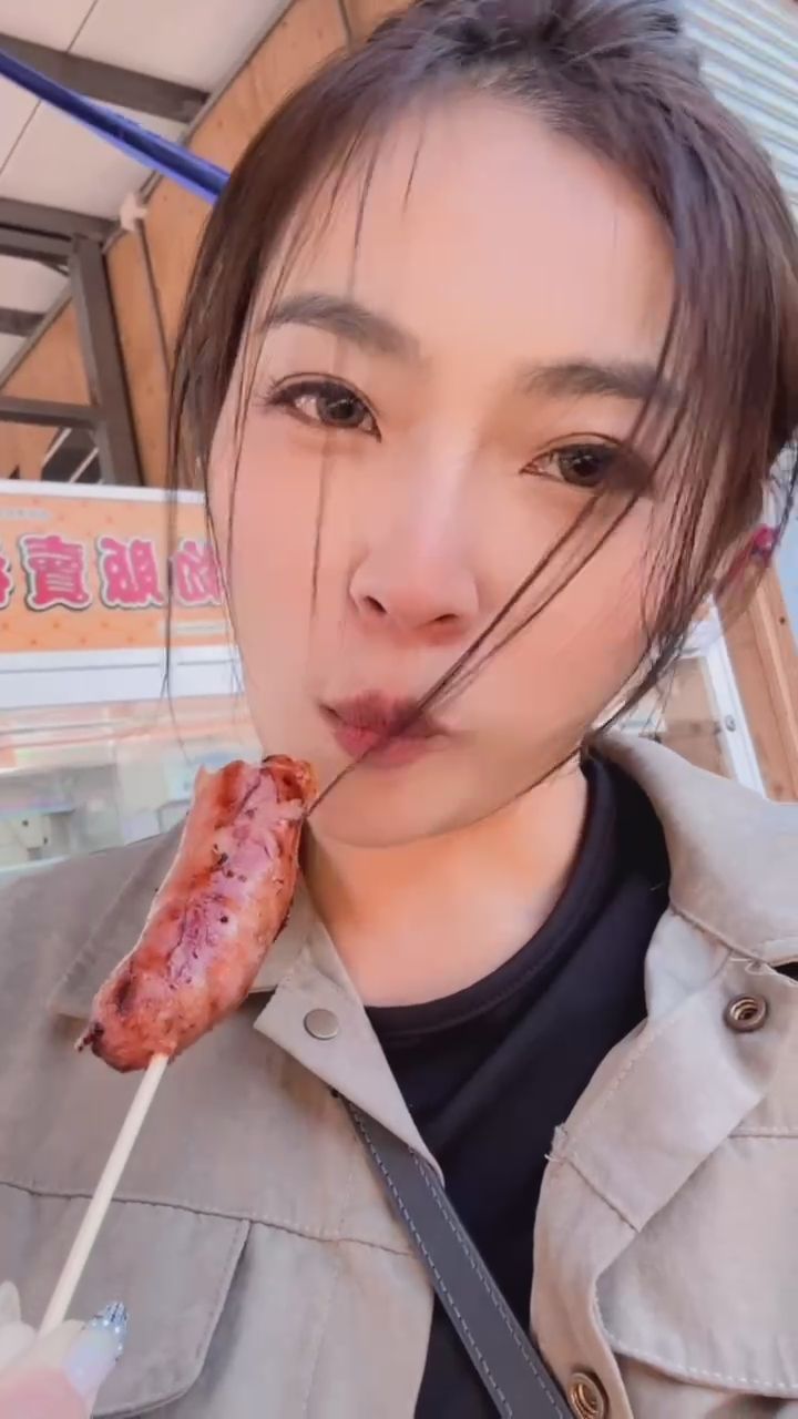 jenniebae : 好大一根 感覺被填滿😈😈