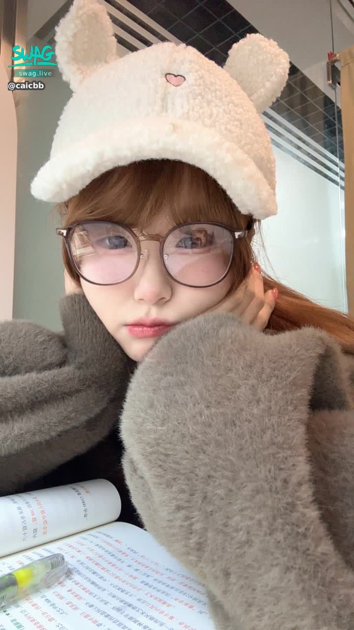 caicbb : 今天十点半播哦，来找我玩嘛