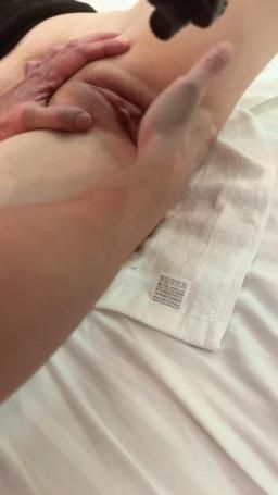 ladyyuan : 素人妹妹快受不了了！一直連續手指摳摳。整個水好濕啊！超色叫的好淫蕩，好多人在看喔😘😘


天冷溫泉甜蜜純約會私訊♨️❤️
vip特價中，完整版私訊😈