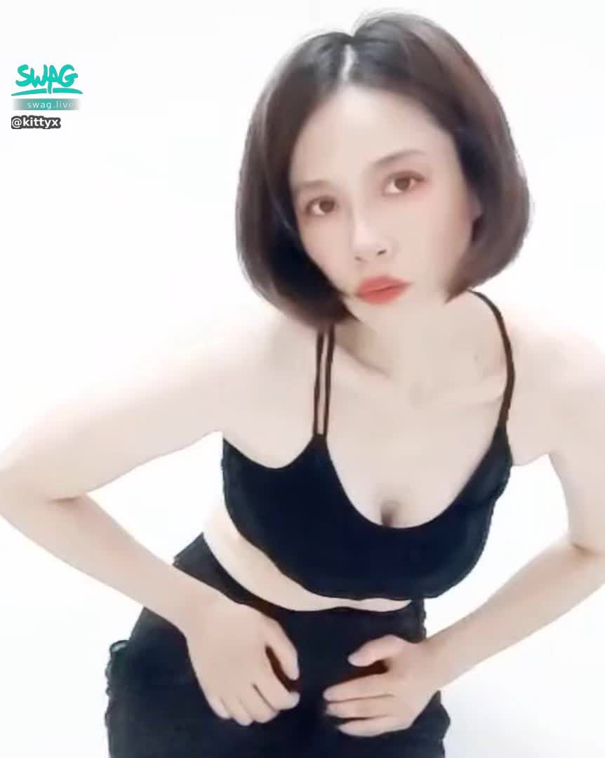 kittyx : ​「這張照片還不夠，真人會更精彩。」