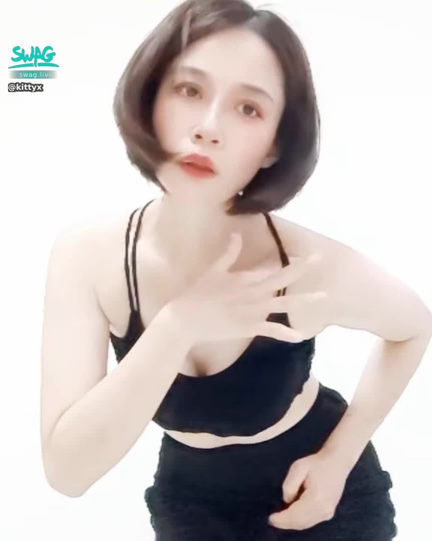 kittyx : 「晚安了？也許...夜晚才剛開始。」