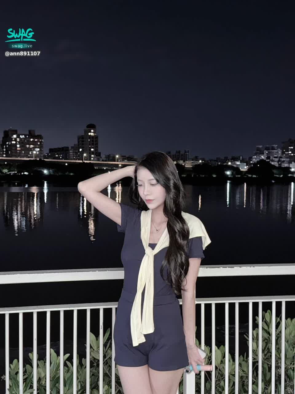 ann891107 : 我是妞妞🌸
第一份直播工作就獻給SWAG了❤️
158/45 大D小隻馬😘
真心想在這邊認識朋友
一開始有點害羞,熟了就是話匣子
私訊約會~別只是想
行動起來才浪漫😚 #新人 #露臉 #sexy #性感 #大奶🔥 #長腿