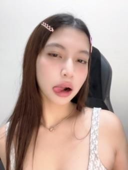 synus : 現在只要2個666應援禮物就可以領取6部大尺誘惑片片呦🤭想要～月會吃飯❤️也可以濕訊～～我喔