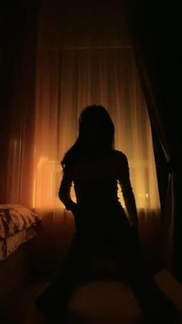 lone9233 : 在夜晚的灯光下 舞一曲