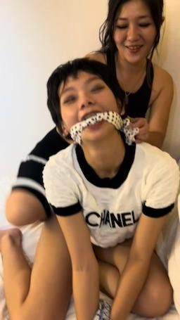 ebonydigger7224 : 有個女王朋友是什麼感覺?