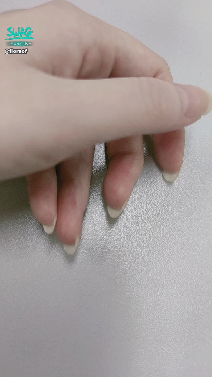 floraof : 做九組腹肌 再練2.5小時舞 真係好攰