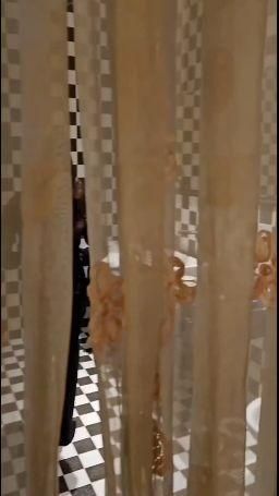 smallvovo : 偷窺換衣服