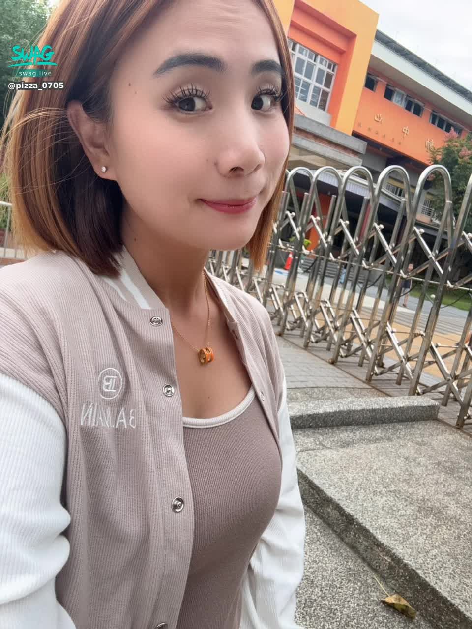 pizza_0705 : 想找人出門吃飯、談心
願意一起認真交友的話❤️可以私訊約會～
不用禮物也可以約會喔

#sexy #性感 #約會 #日常 #生活 #大奶🔥 #露臉