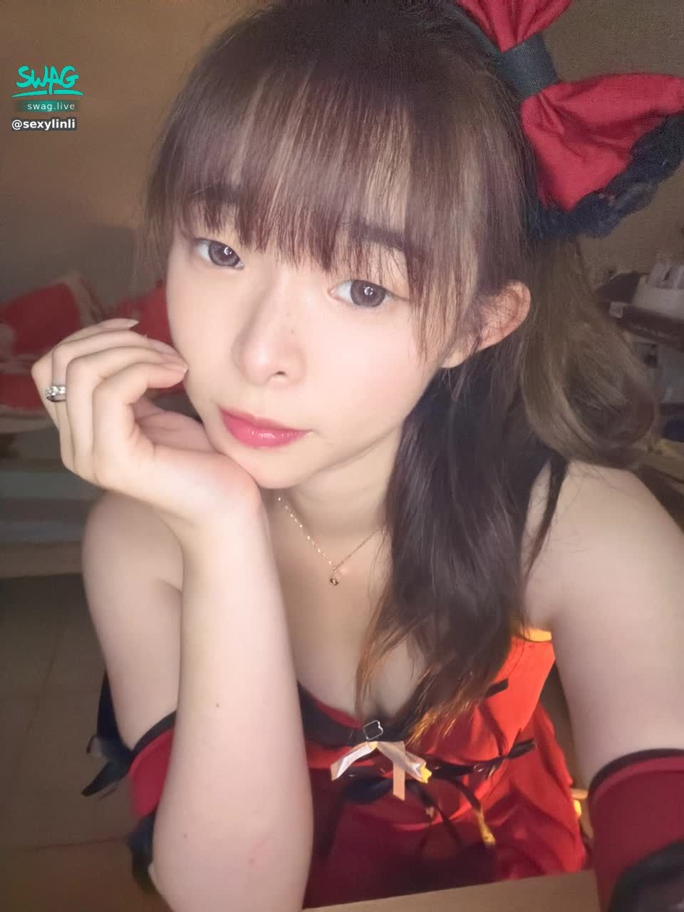 sexylinli : 12:00直播呦