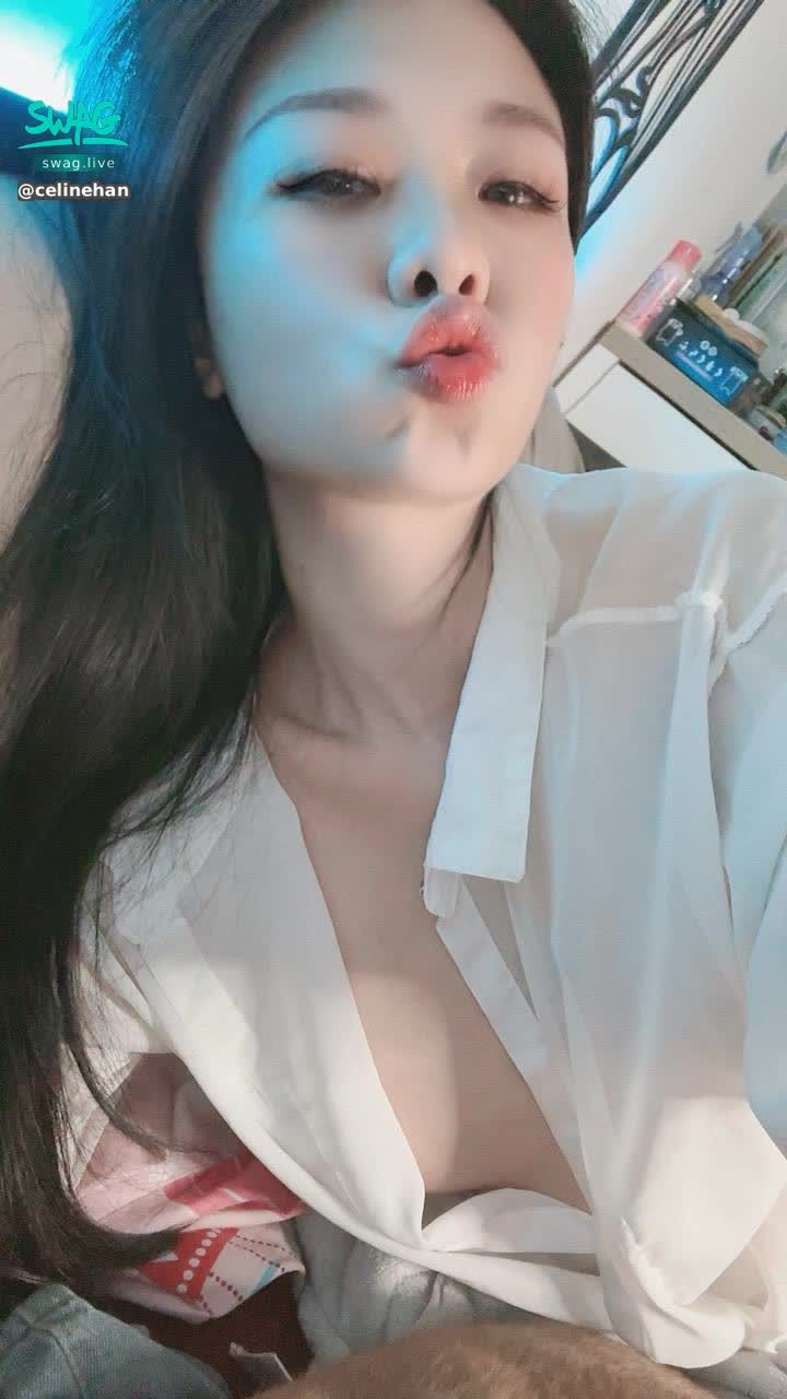 celinehan : 休息了一陣子,寶寶有你們真好💖💖週五週六晚上10點不見不散💞💞💞