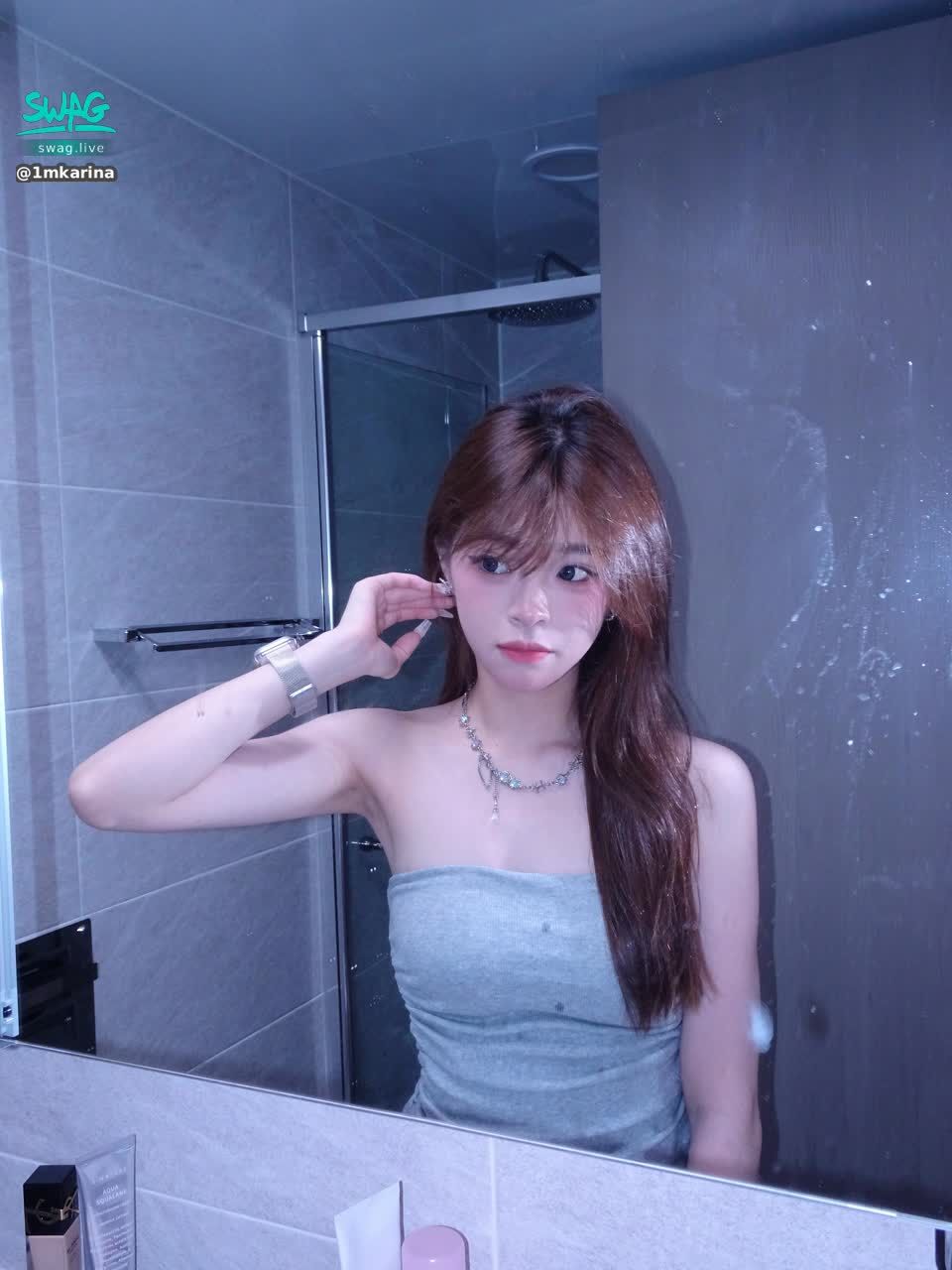 1mkarina : 我在回家的路上啦等等晚上9:00開到11:00 等等見🤟🏻💕好想你們😭