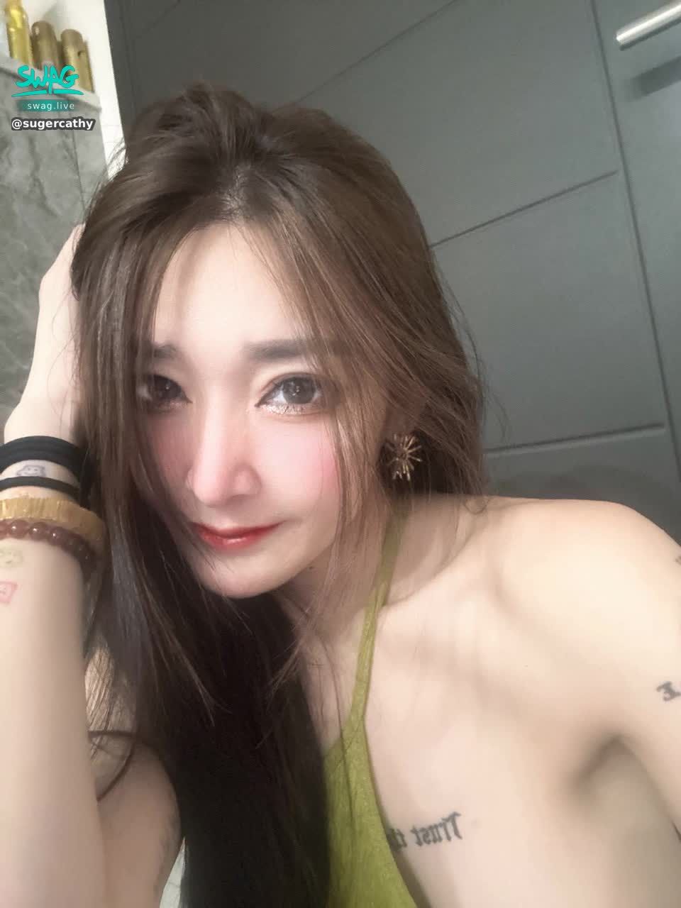 sugercathy : 11/14（五）半夜1:30ktv大尺表演

🈵60萬ktv包廂在哥哥面前全裸表演高潮

#主題直播