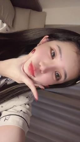 codyyuyan : 解鎖動態拿福利❤️內容很…色，60鑽解看看👀