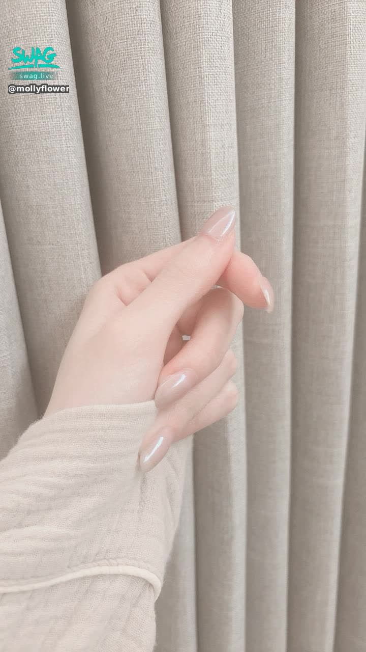 mollyflower : 喉嚨一整個炸裂 嗚嗚嗚