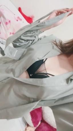 sexyenen : 今天其實是套裝啦😛