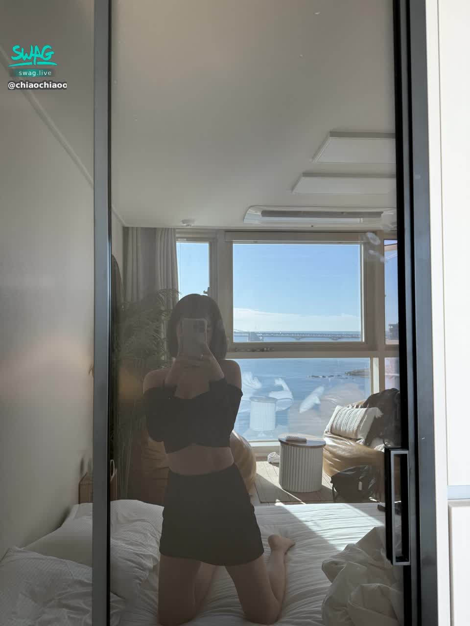 chiaochiaoo : 喬喬回來了呦～ 
昨天沒跟上直播的哥哥
今天晚上也別錯過了呦❤️