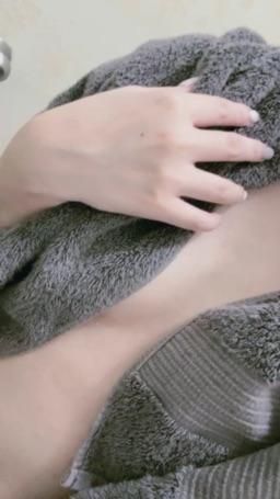 love.dodo_ : 披著浴巾😌掀開看看奶🥛