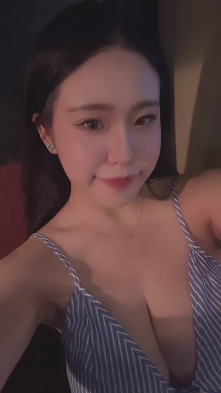 missgina : Babe~人家眼睛好像有點沙子 可以幫我吹吹嗎😉