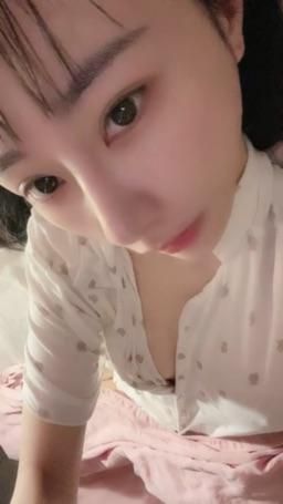 miyukibaby : 素顏女友系列最喜歡🥰看我拉開睡衣的大UU點點誘惑💦💕🎁
