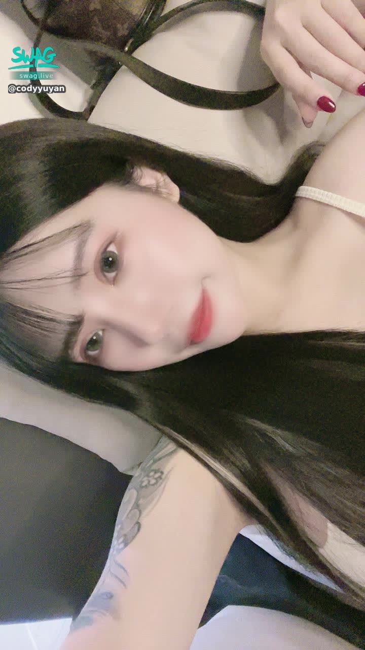 codyyuyan : 記得解鎖動態❤️很色