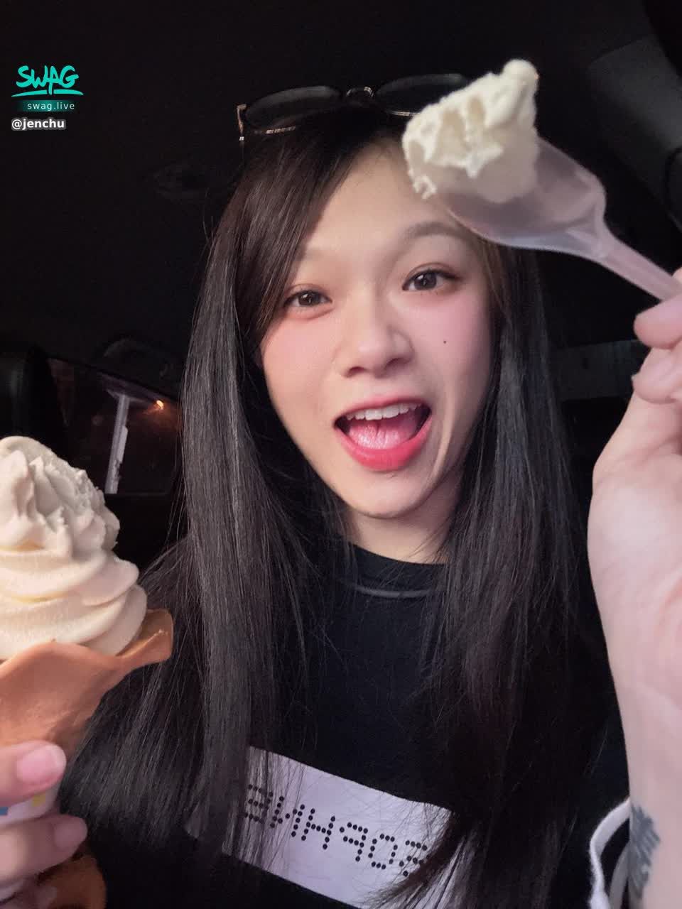 jenchu : 這天氣還在吃冰的只有我了吧🫣 #日常 #生活 #露臉 #可愛 #甜美 #sexy #性感