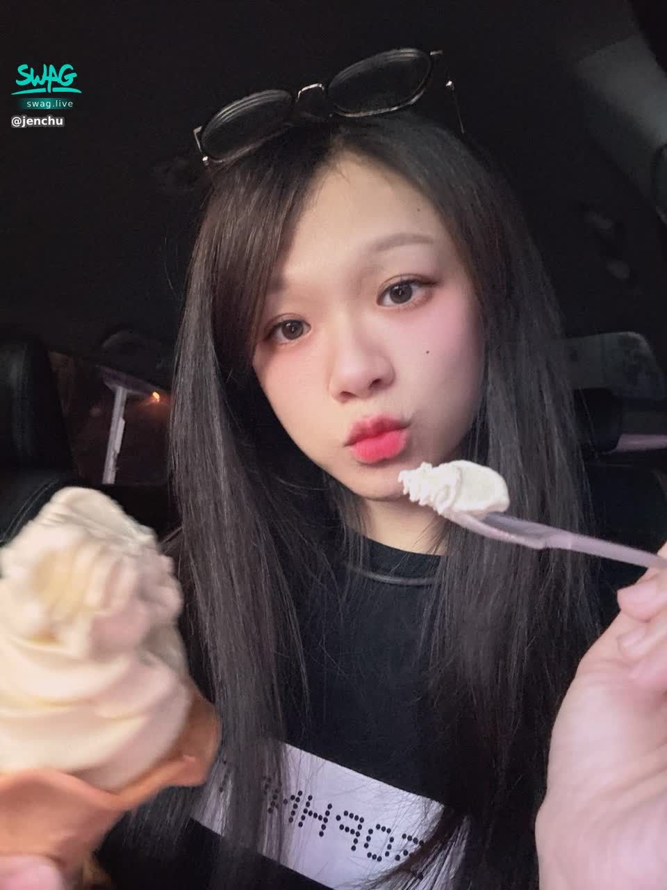 jenchu : 有人要約會嗎～陪我去吃冰哈哈
沒人願意這天氣陪我🤣

#約會 #sexy #性感 #生活 #日常 #私訊