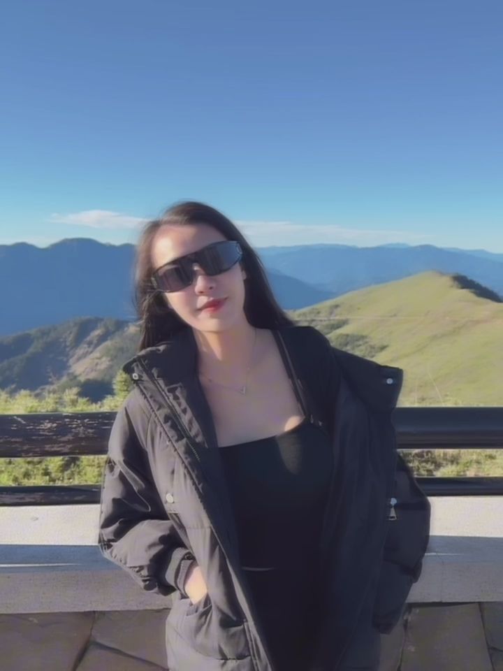 ann891107 : 雖然平常很宅🤣但其實是因為一個人就很懶~
有人想跟我約會嗎❤️私訊我
一起吃飯、逛街都可以!
希望能在這邊交到知心的朋友🌸
#sexy #性感 #生活 #露臉 #新人 #約會 #私訊