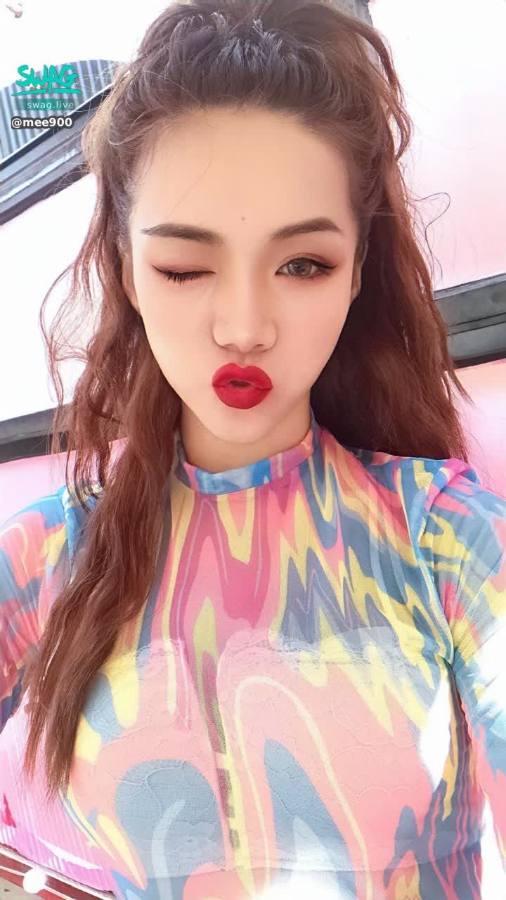 mee900 : 大红唇👄该留在哪里呢～#性感 #生活 #舞蹈老师