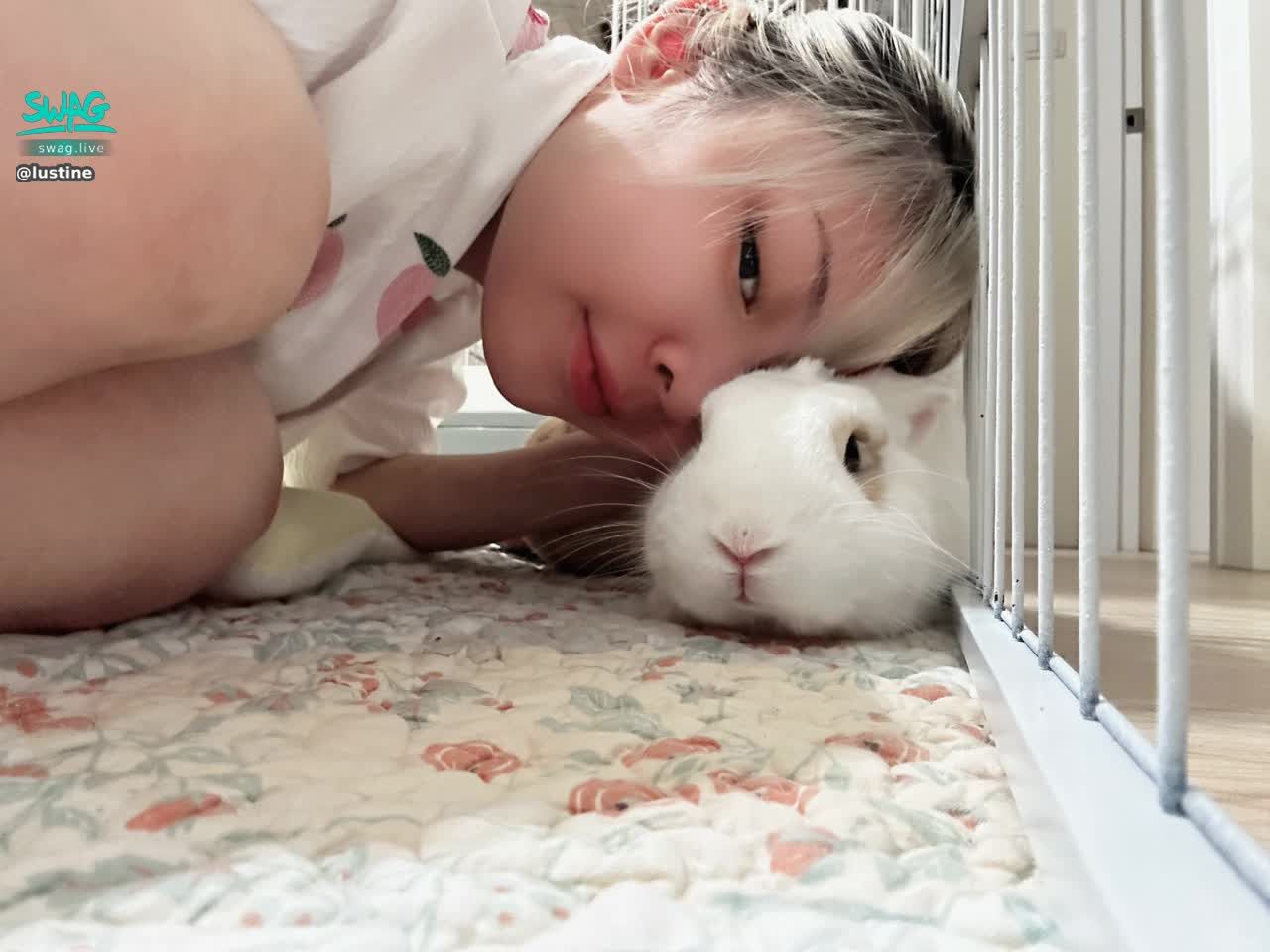 lustine : 今天的直播謝謝大家❤️❤️❤️
難得再一次的滿100票真的太榮幸了🥹🥹謝謝大家給的支持與鼓勵🥰
希望之後能和大家一起度過每一次得時刻