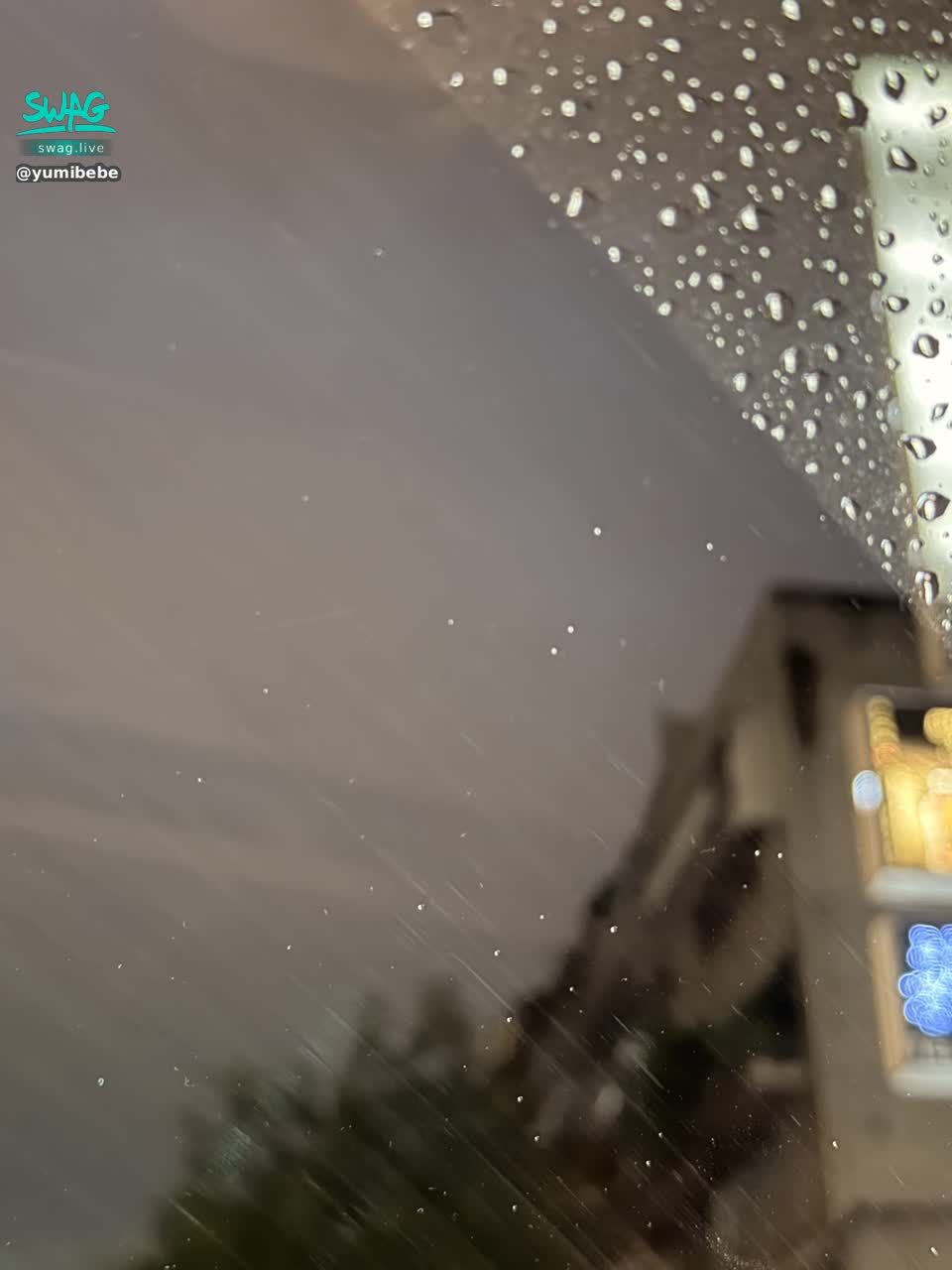 yumibebe : 你喜歡雨天還是晴天呢？