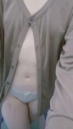 floraof : 猜猜有沒有內衣