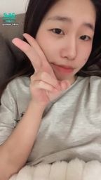 chloe_0915 : 長了一顆大痘痘🤣這樣代表我還是小朋友吧🫣有人會想跟我出門約會嗎?陪我吃飯逛街都可以~ #sexy #性感 #生活 #騷 #可愛 #露臉 #蘿莉控