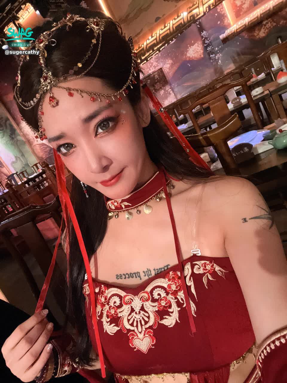 sugercathy : 11/20（四）1:00麻將塞跳蛋

🈵40萬廁所自慰潮吹

#主題直播