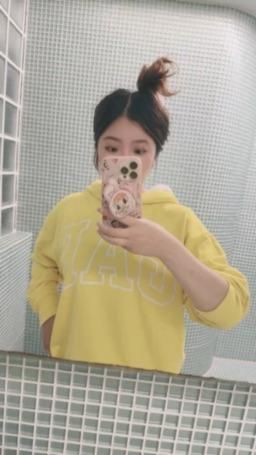 sexyenen : 出門玩可以拍色色的😛