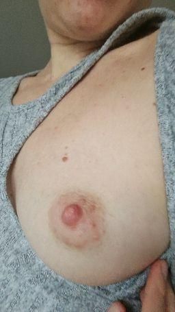 lessikitty : nipple  closeup